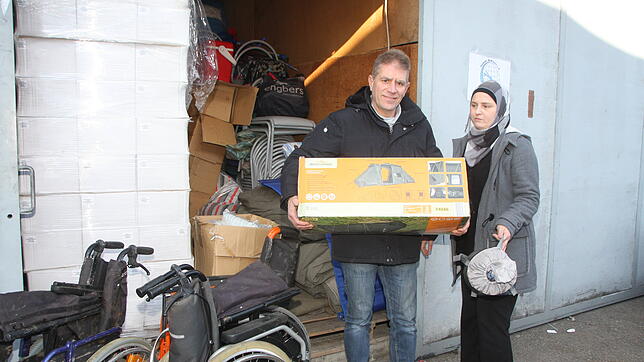 (Archivbild) Ali und Tami Kayali sammeln Geld und Güter für die Nothilfe in Syrien.