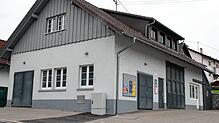 Das große Mehrzweckgebäude in der Dorfmitte von Indlekofen. Im Ortschaftsrat wurde der Vorschlag gemacht, das Gebäude an Handwerker zu ...