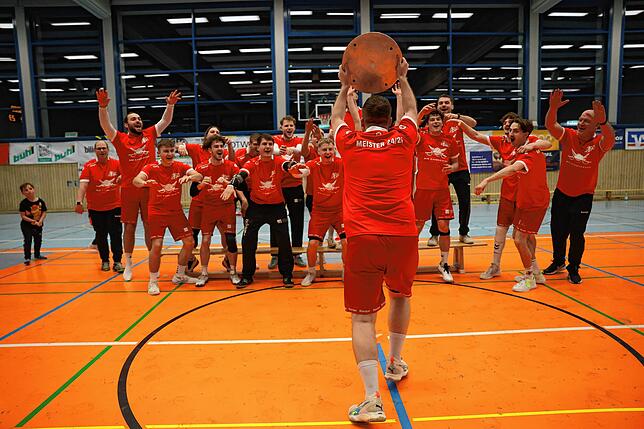 Bild 3: Der HSC Radolfzell sichert sich vorzeitig die Meisterschaft! Wir waren mit der Kamera dabei!