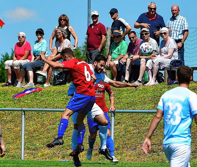 Bild 34: SG Höchenschwand/Häusern steigt nach 4:0 gegen FC Erzingen II auf &ndash; und wir haben Bilder!