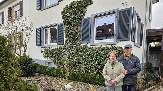 Das Ehepaar Erich und Gesine Bammert wohnt seit fast 50 Jahren in einem Haus mit der Nummer 13.