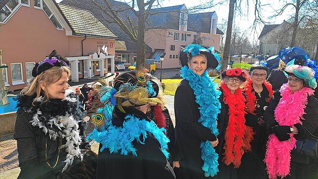 Bild 8: Wiiberrätschede 2025: Im Rathaus feiern die Wehrer Wiiber wild