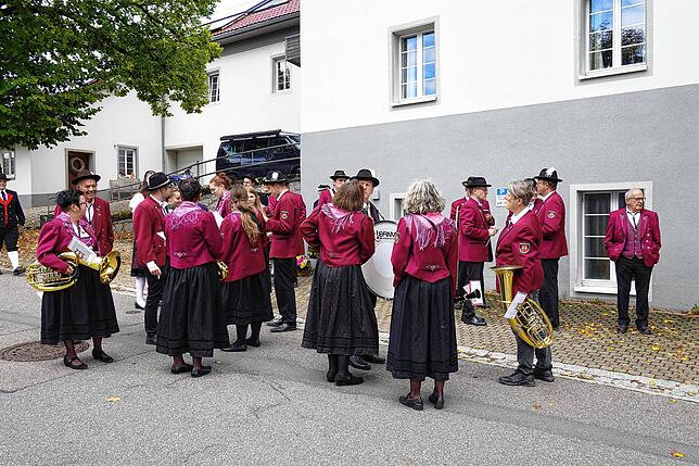 Bild 8: Erntedankfestumzug in Görwihl: Danke! Für die gute Ernte und für das schöne Wetter