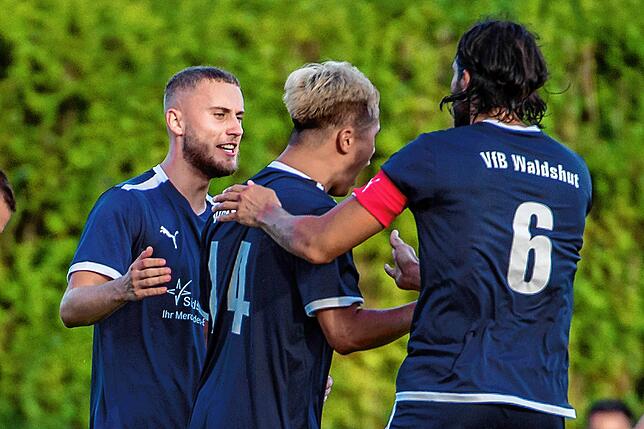 Bild 13: VfB Waldshut verliert gegen den SV RW Ballrechten-Dottingen mit 1:3 &ndash; wir haben Bilder!