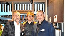 Sie freuen sich über die große Resonanz (von links): Steffen Würth (IHK), Florian Fluck (Fluck-Küchen) und Bürgermeister Markus Keller. ...
