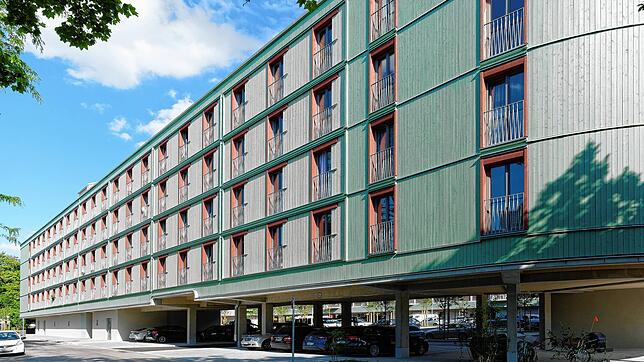 Die vier Wohngeschosse vom Stelzenbau Dante 2 in München werden von Stelzen getragen. Doch ist die Bauweise auch in Konstanz denkbar?
