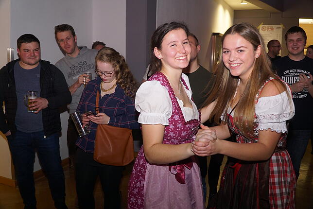 Bild 24: Mit Polonaisen und Ballermann-Feeling durch den Saal &ndash; Bilder der Dorfrocker in Löffingen