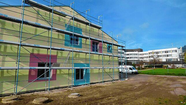Der neue Kindergarten beim Bad Säckinger Gesundheitscampus liegt in direkter Nachbarschaft zum ehemaligen Krankenhaus. Die ...