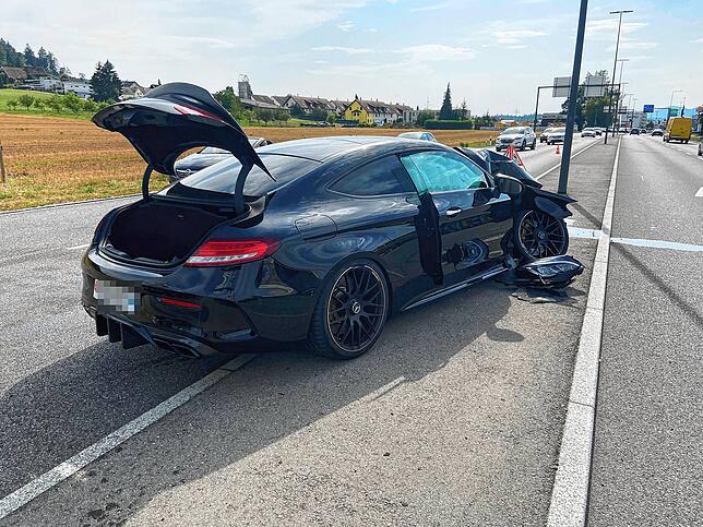 Bild 3: Fahranfänger (23) zerlegt 400-PS-Sportwagen in der Schweiz