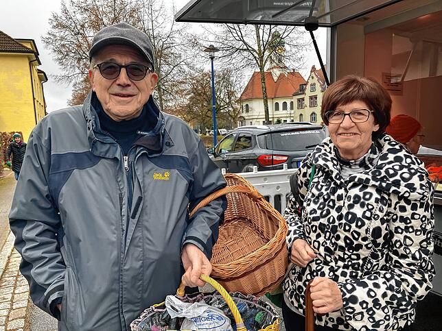 Marianne und Heinrich Fottner sind Stammkunden der Hofmetzgerei Laufer auf dem Donaueschinger Wochenmarkt. Sie sind von der Qualität des ...