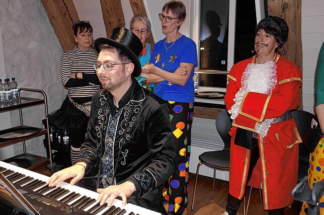 Bild 21: Frauenfasnet in Markdorf: „Was für ein Zirkus“ – Bilder vom närrischen Spektakel