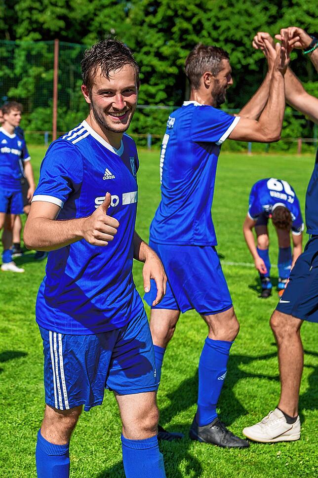 Bild 38: FC Weizen bleibt nach 2:0-Sieg beim FC Huttingen in der Kreisliga A &ndash; und wir haben Bilder