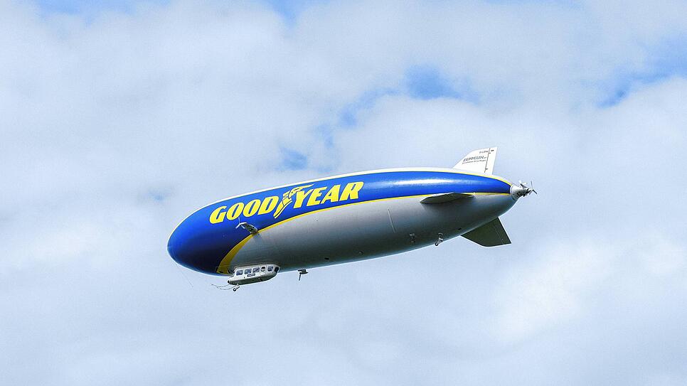 Ein Zeppelin über Friedrichshafen, er ist einer von wenigen.