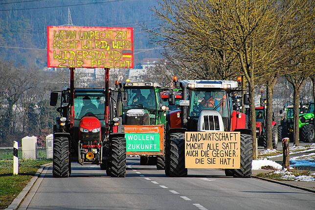 Bild 22: Korso mit 450 Fahrzeugen und Abschlusskundgebung &ndash; Das sind die Bilder