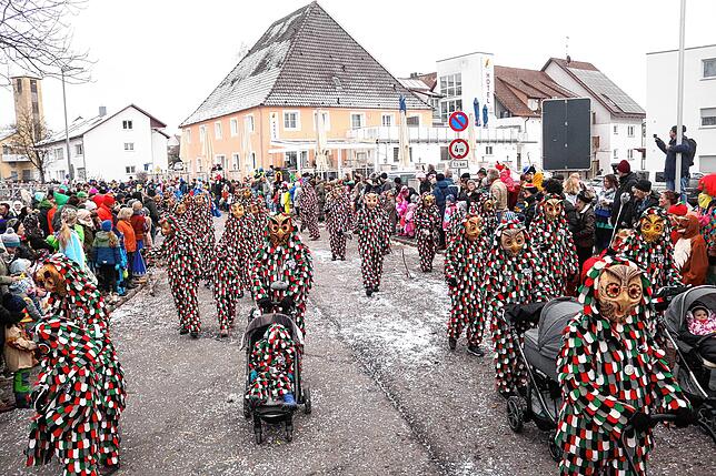 Bild 16: 29 Gruppen beim Jubiläumsumzug in Mühlhofen