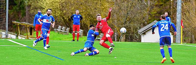 Bild 15: FC Schlüchttal siegt 3:2 gegen den FC Erzingen &ndash; und wir haben Bilder!