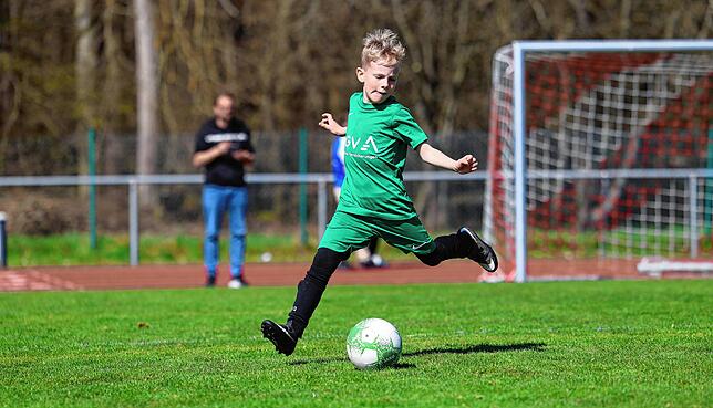 Bild 17: Kleine Kicker ganz groß! Unsere Bilder vom F-Jugendturnier des SC Bankholzen-Moos