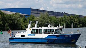 Die Wasserschutzpolizei hat ein Güterschiff gestoppt. (Symbolbild)