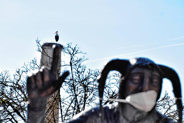 Bild 10: &bdquo;Ohhh, guck, d&lsquo; Storch isch da!&ldquo; Die Stockacher freuen sich, dass Hans wieder im Nest in der Oberstadt klappert