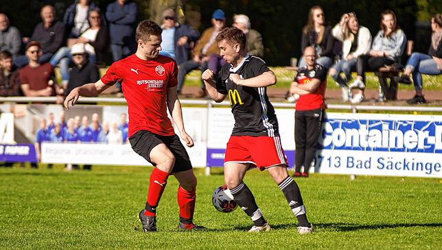 Bild 4: FC Wallbach besiegt den FC Hochrhein mit 1:0 &ndash; und wir haben Bilder!