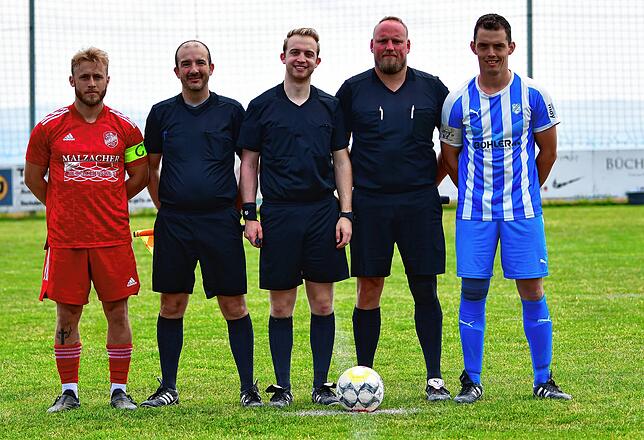 Bild 12: Keine Tore zwischen dem FC Dachsberg und dem SV Berau &ndash; aber wir haben Bilder!