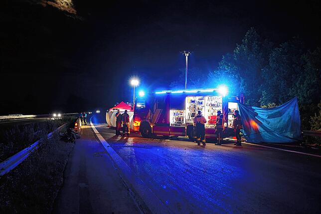 Die A81 war nach dem Unfall Stunden lang gesperrt.