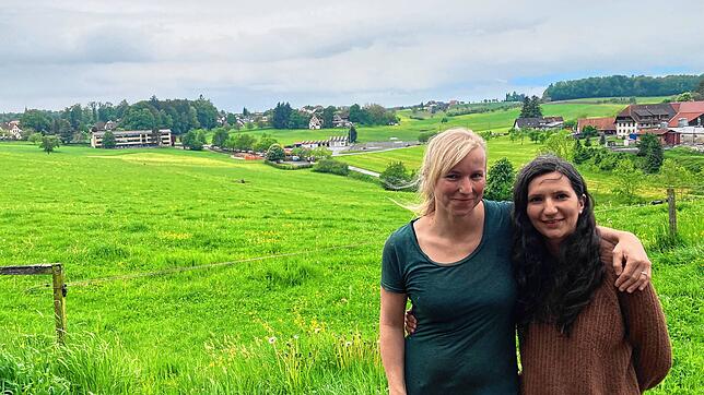 Paula Roser (l.) und Sarina Kern möchten ihre Kinder weiterhin nachmittags zu Hause betreuen.