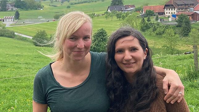 Paula Roser (l.) und Sarina Kern möchten ihre Kinder weiterhin nachmittags zu Hause betreuen.