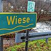 Am Fluss Wiese entlang führt der literarische Weg auf den Spuren des alemannischen Dichters Johann Peter Hebel.