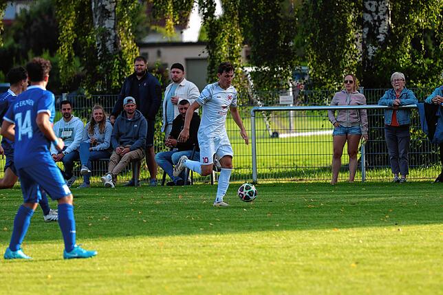 Bild 34: FC Erzingen gewinnt Derby beim SV Jestetten vor 400 Zuschauern mit 3:1 – und wir haben Fotos!