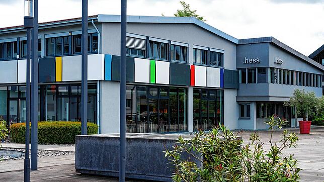 Mit der Kurzarbeit versucht das Leuchtenunternehmen Hess über die Runden zu kommen. Eine Insolvenz im Nordeon-Konzern hat ...