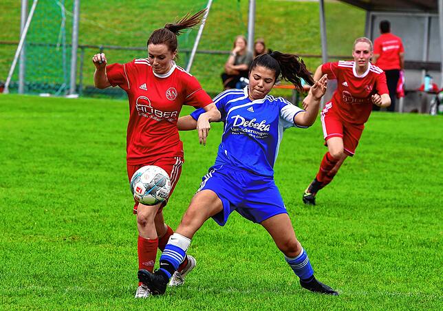 Bild 20: Fußballerinnen des SV Niederhof startet mit deutlichem 11:0-Derbysieg gegen die SG Hotzenwald in die neue Landesliga-Saison