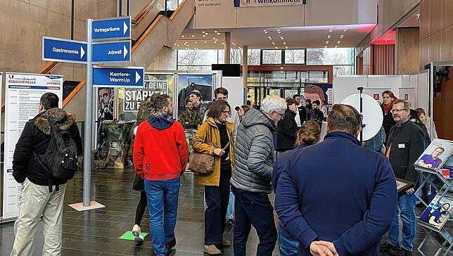 Viele Besucher nutzten am vergangenen Samstag die Gelegenheit, um sich bei der Karrieremesse „meineZukunft!“, in Gesprächen mit den ...