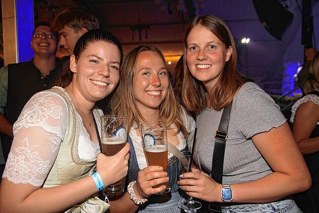 Bild 5: Die besten Bilder von der Partynacht beim Herbstfest in Honstetten