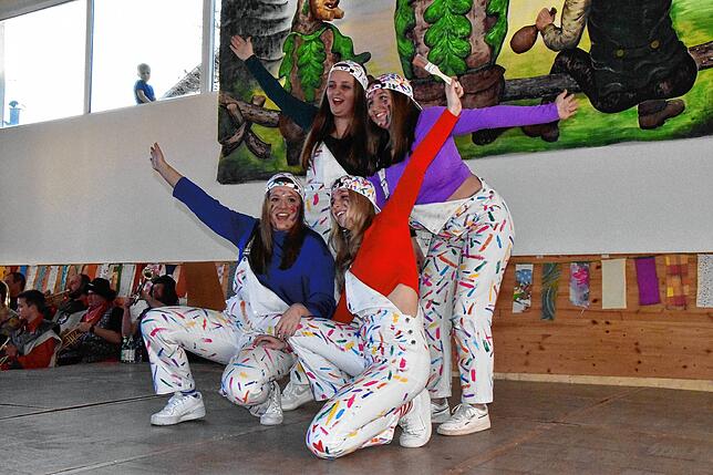 Bild 19: Honstetter Narren feiern Rosenmontag mit buntem Programm
