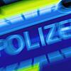 In Argenbühl (Landkreis Ravensburg) sind Polizeibeamten von einem Mann mit Macheten bedroht worden (Symbolbild).