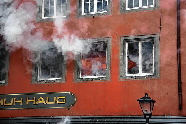 Das Feuer breitete sich schnell in den Häusern der historischen Altstadt von Konstanz aus. (Archivbild)
