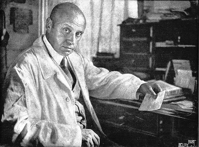 Dr. Otto Buchinger war vor mehr als einem Jahrhundert Begründer des Heilfastens nach Buchinger. Sein Enkel Raimund Wilhelmi hat starke ...