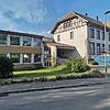 Verkauft an einen Schweizer: Das alte Aselfinger Schulhaus ist im Augenblick noch das Zuhause der Achdorfer Vereine.