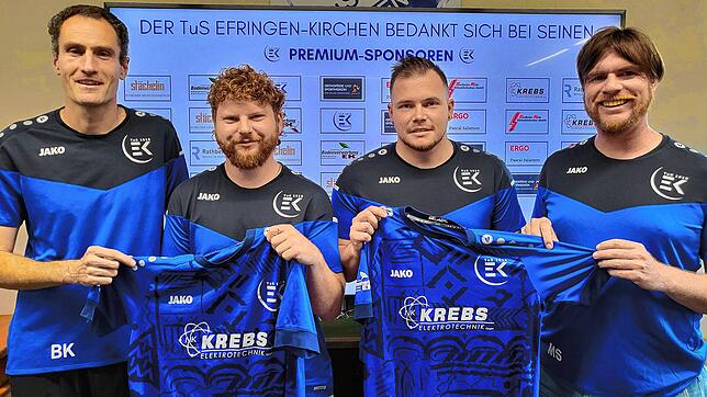 Verstärkung: Die Trainer des TuS Efringen-Kirchen, Bernd Krebs (links) und Daniel Slabi (rechts), freuen sich über die beiden Rückkehrer ...