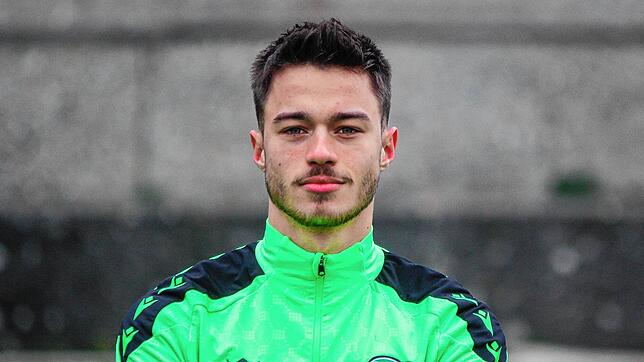 Vorfreude: Robin Kalem aus Lottstetten wechselt zur kommenden Saison von der U23 von Hannover 96 zum SV Wehen Wiesbaden. Mit seinem ...