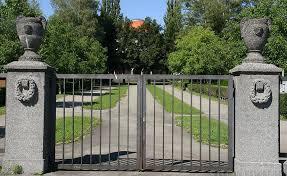 Bild 1: Freispruch trotz offensichtlicher Schuld: Deswegen wurde der Konstanzer Friedhofschmierer nicht bestraft