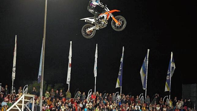 Auch Freestyle-Motocross können die Besucher erleben. Archivfoto: Roger Müller