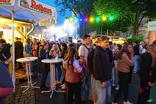 Bild 11: Die Bonndorfer feierten ihr 40. Schlossfest – Der Südkurier zeigt die besten Einblicke!