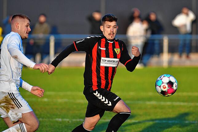 Bild 13: Spitzenreiter FSV Rheinfelden gelingt nur ein 1:1 gegen den SV 08 Laufenburg &ndash; und wir haben die Bilder!