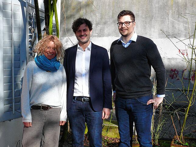 Luigi Pantisano (Mitte) mit Unterstützern: Katrin Muckenfuss (links) und Daniel Schröder (rechts)