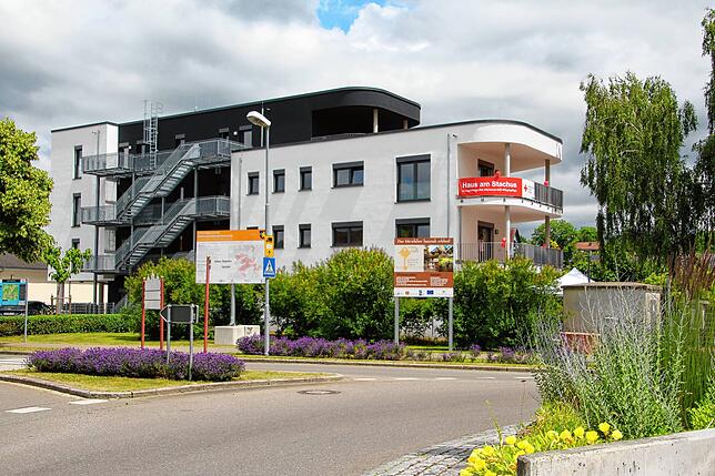So sieht das Haus am Stachus aus. Neben zwei Wohngemeinschaften für Senioren und junge Menschen mit Unterstützungsbedarf gibt es ...