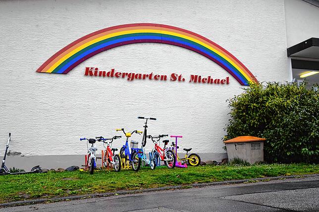 Der Kindergartens St. Michael hat momentan drei Gruppen. Im Neubau an gleicher Stelle sind später fünf Gruppen geplant.