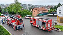 Mitarbeiter der Bonndorfer Blaulichtorganisationen Feuerwehr, DRK und DLRG erklärten Sechstklässlern des Bildungszentrums, wie Zivil- ...