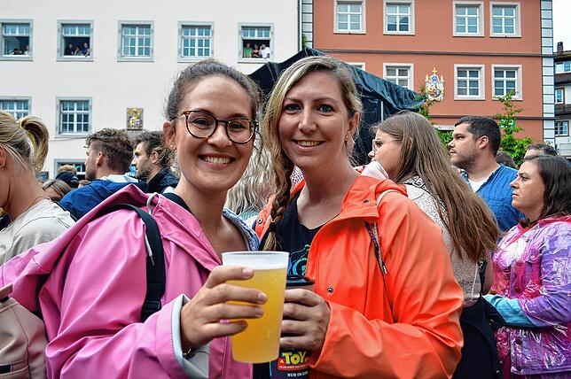 Bild 6: Die Fäaschtbänkler machen den Schlossplatz zum Partyplaneten – Teil 1